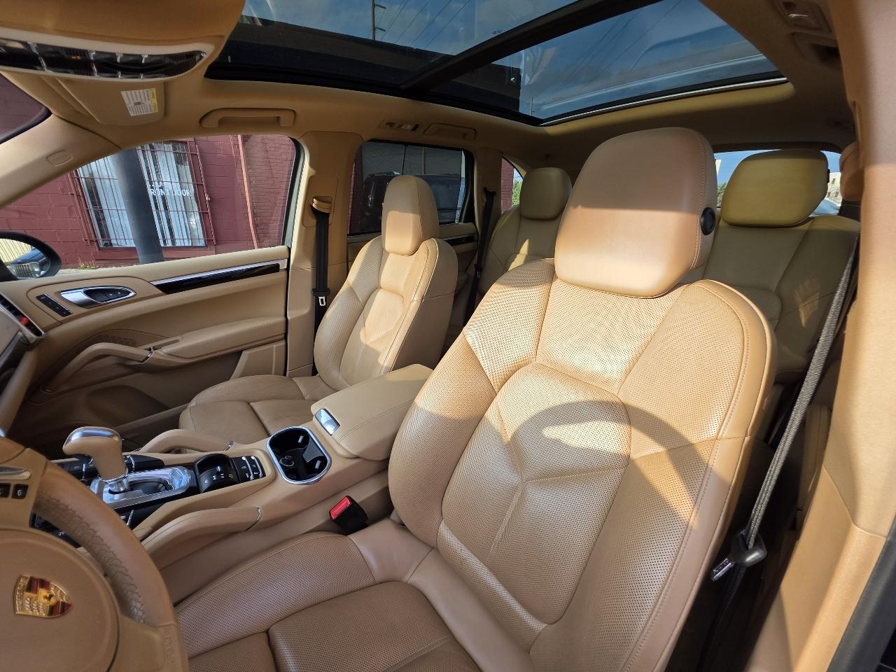 Porsche Cayenne Base 2013