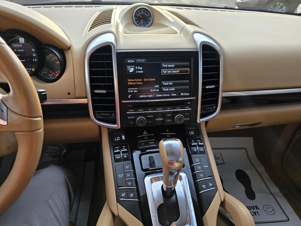 Porsche Cayenne Base 2013