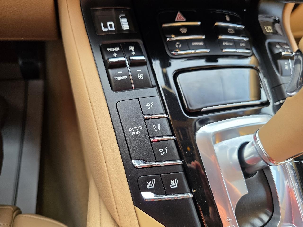 Porsche Cayenne Base 2013