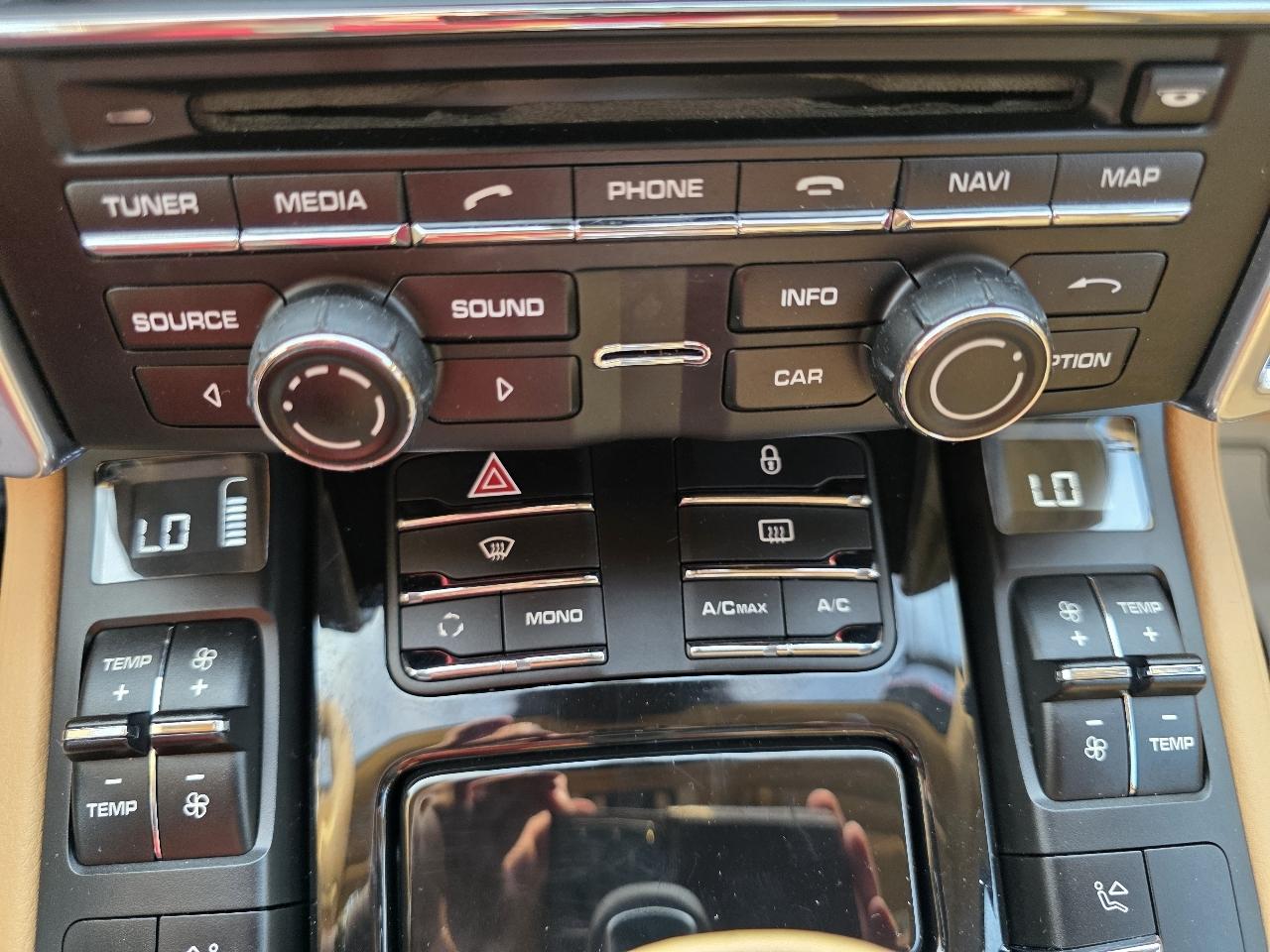 Porsche Cayenne Base 2013