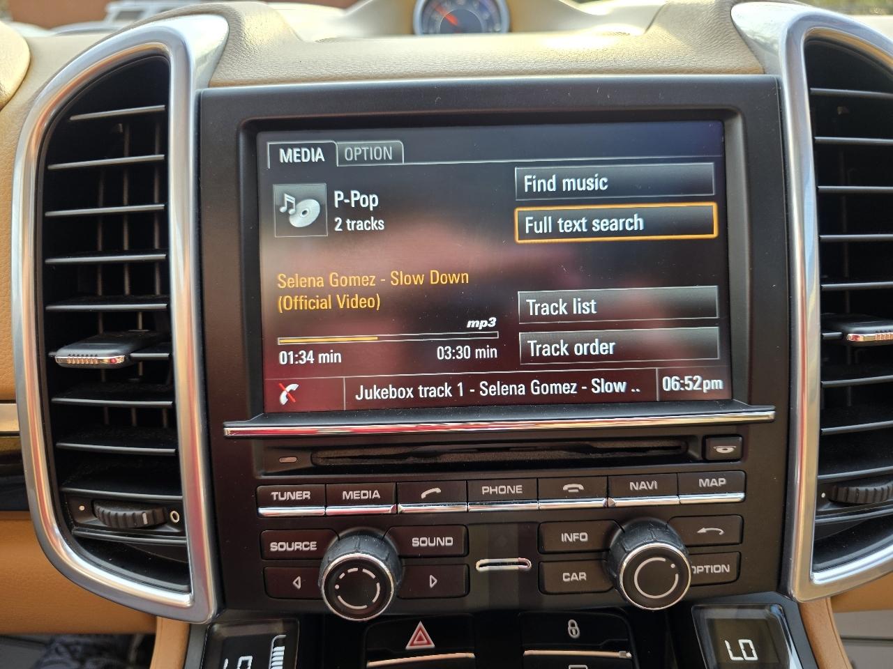 Porsche Cayenne Base 2013