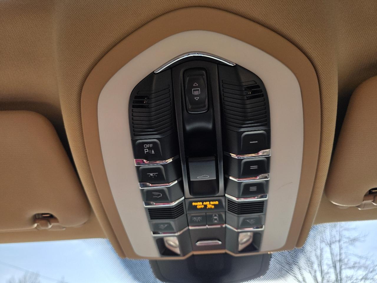 Porsche Cayenne Base 2013