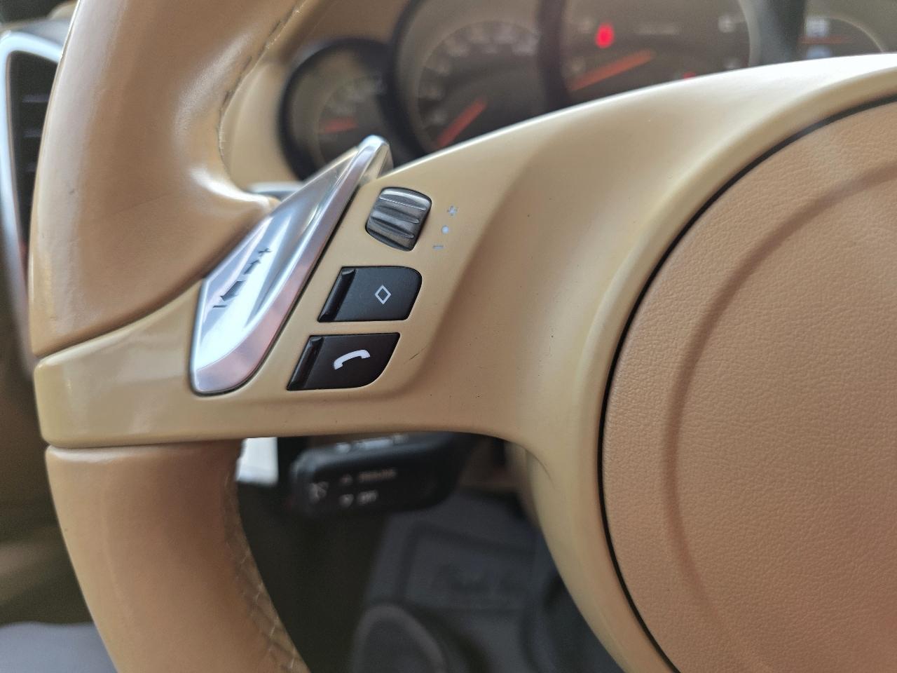 Porsche Cayenne Base 2013