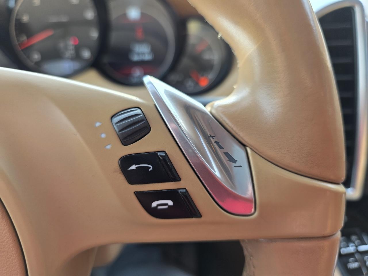 Porsche Cayenne Base 2013