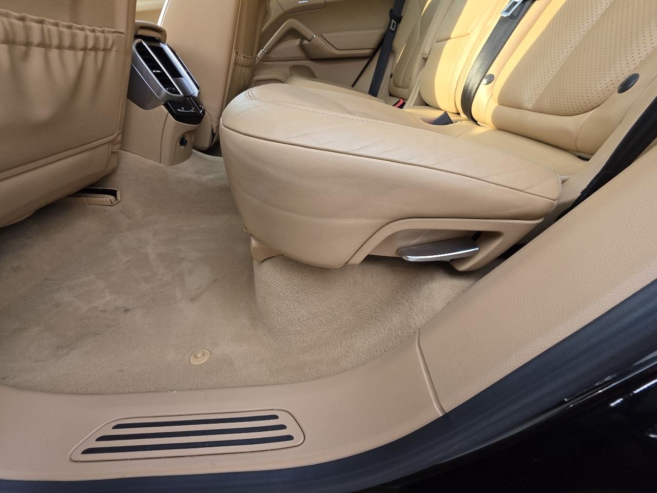 Porsche Cayenne Base 2013