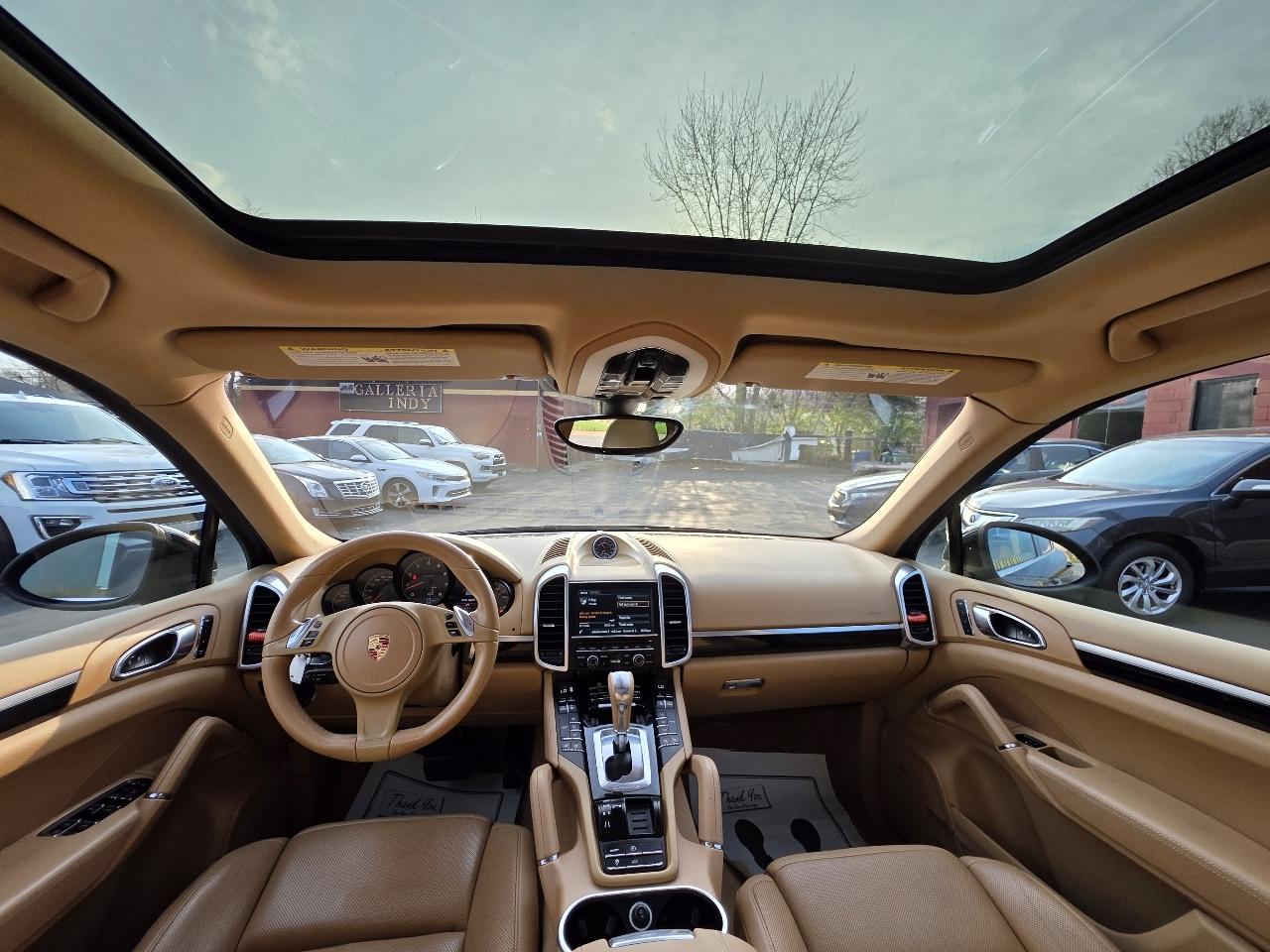 Porsche Cayenne Base 2013