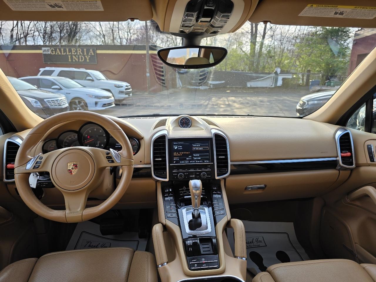 Porsche Cayenne Base 2013