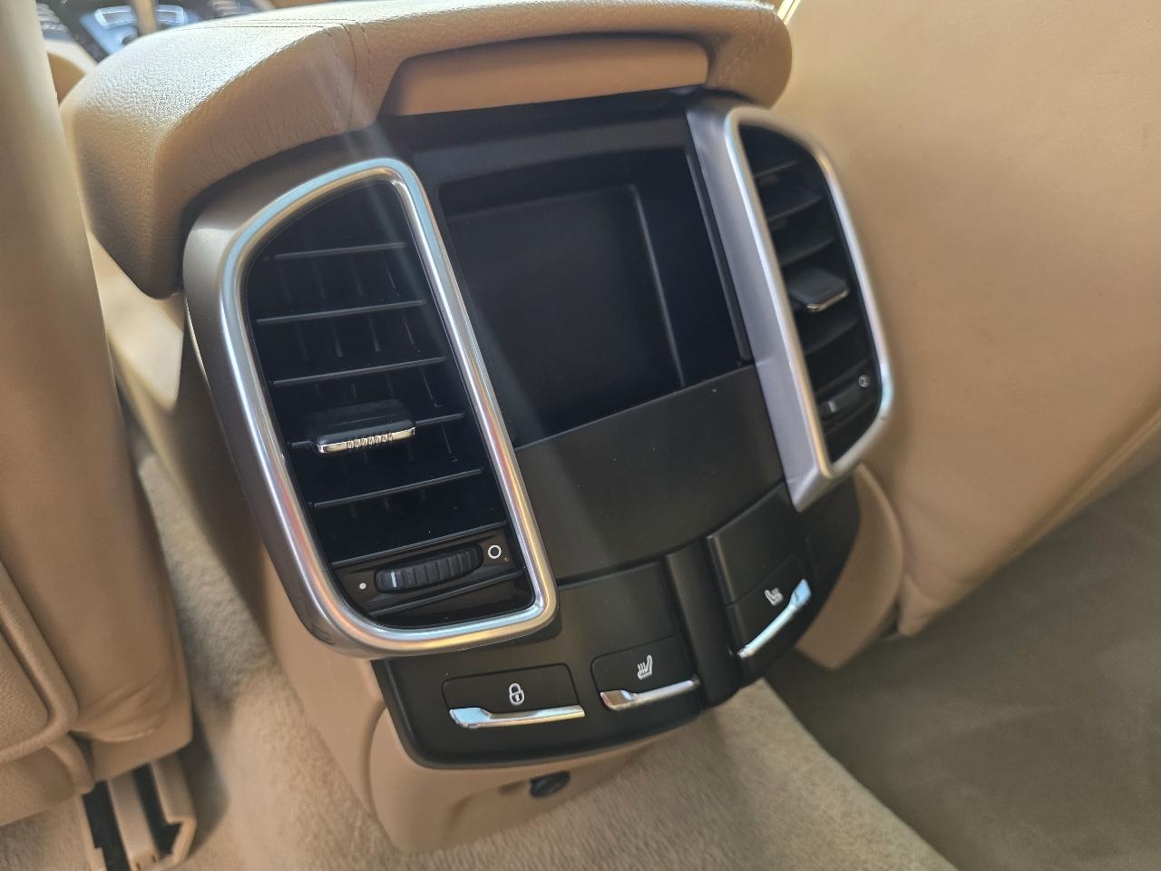 Porsche Cayenne Base 2013