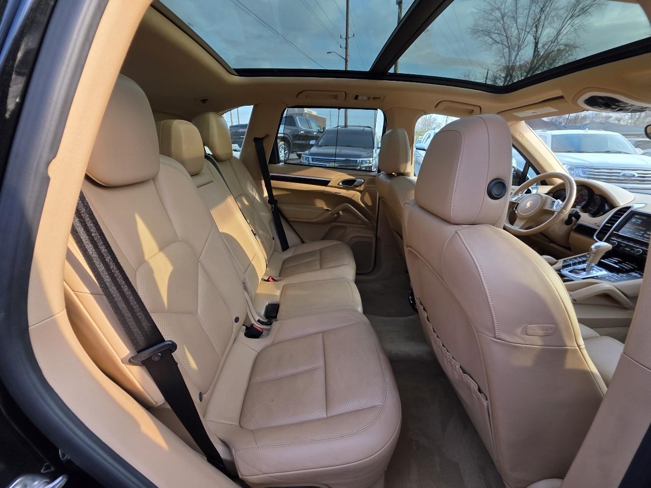 Porsche Cayenne Base 2013