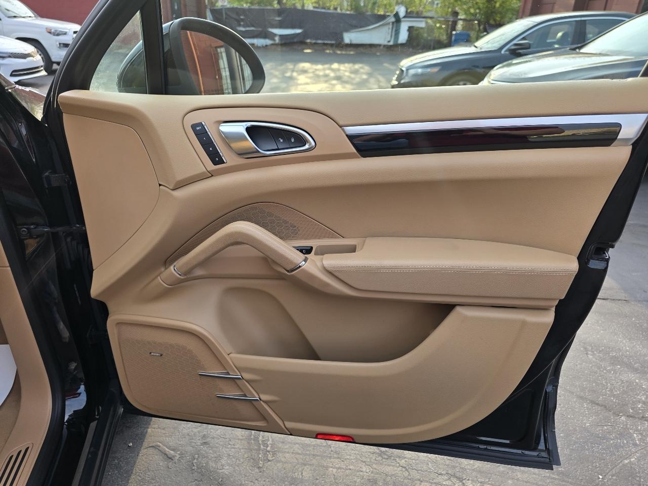 Porsche Cayenne Base 2013