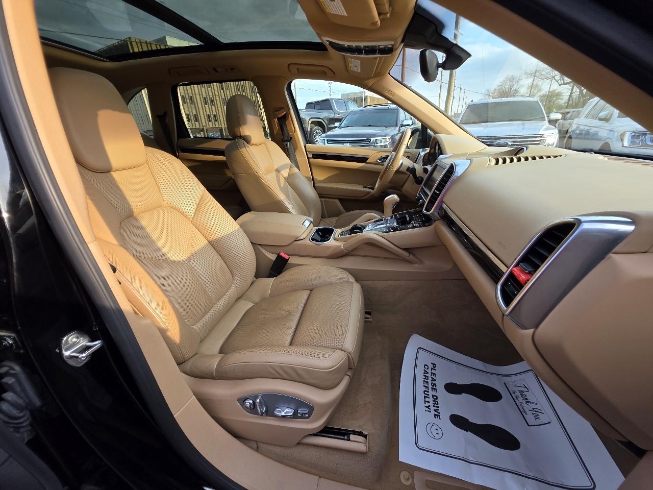 Porsche Cayenne Base 2013