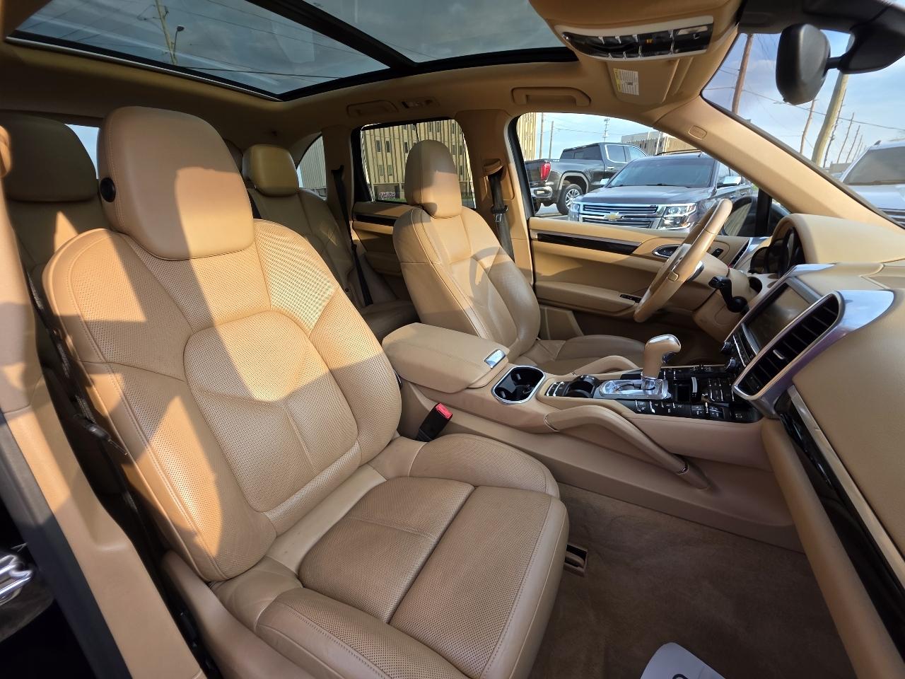 Porsche Cayenne Base 2013