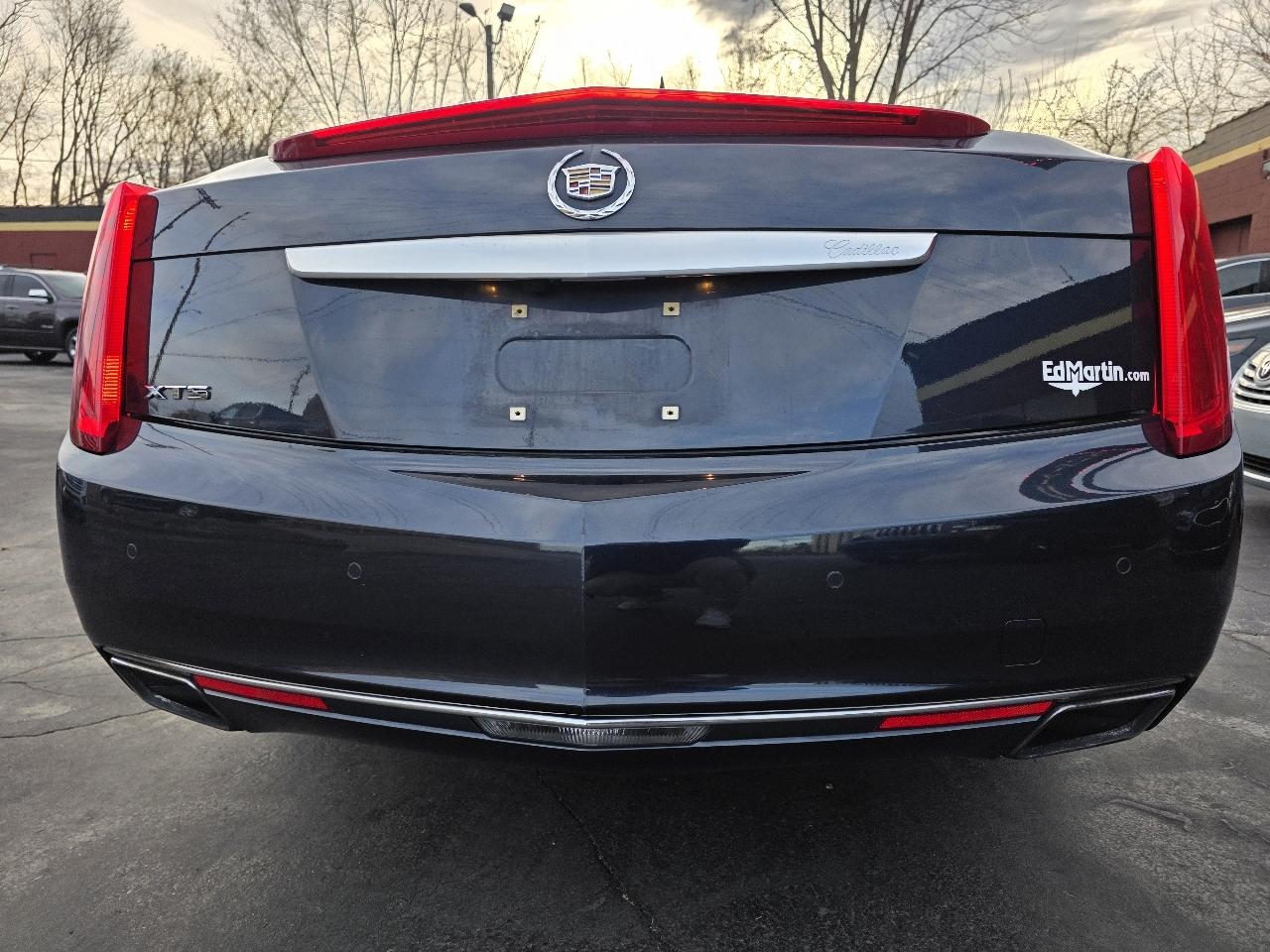 Cadillac XTS Luxury 2013