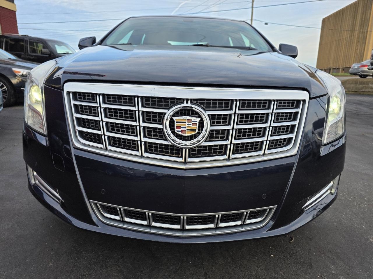 Cadillac XTS Luxury 2013