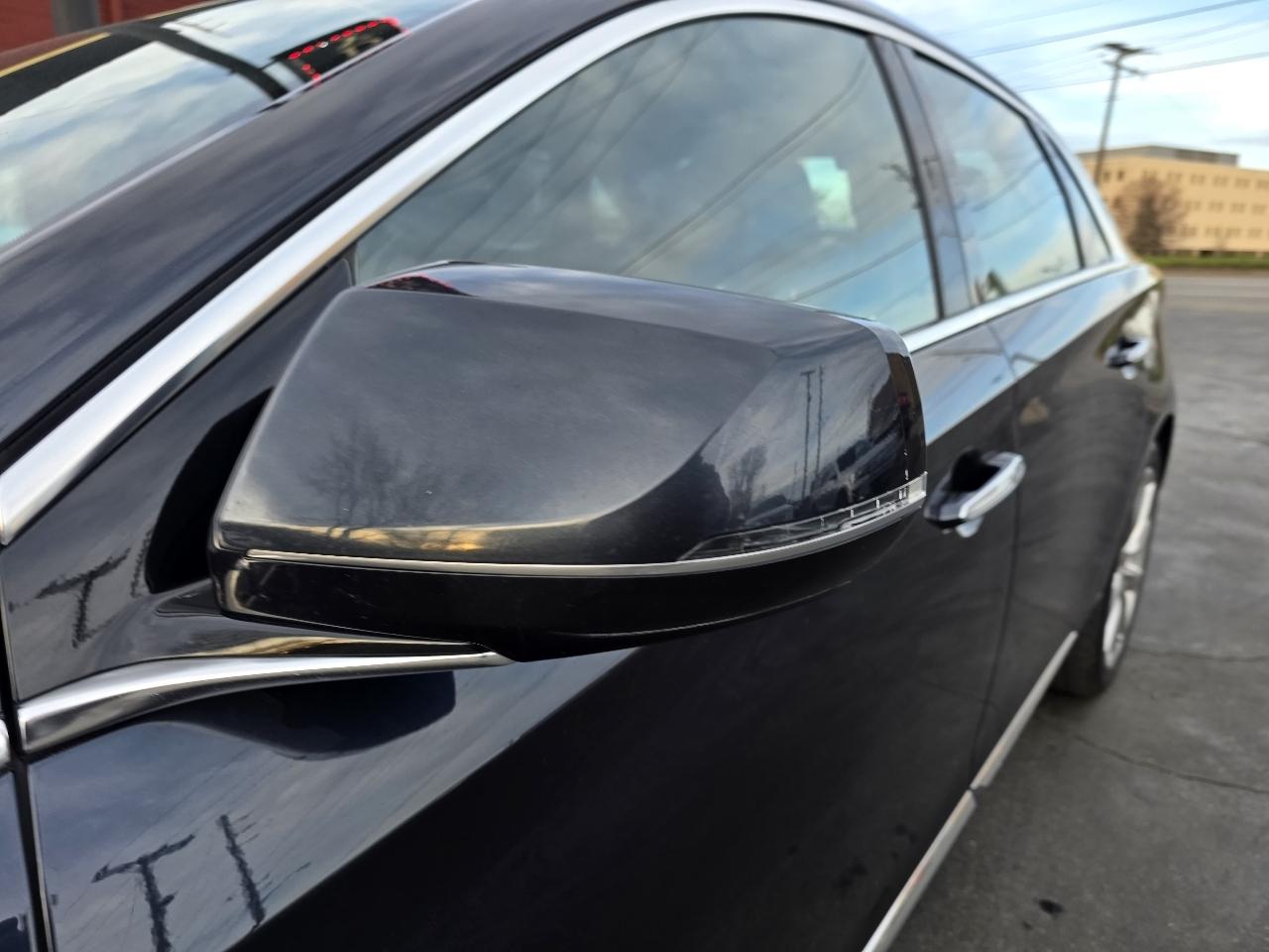 Cadillac XTS Luxury 2013