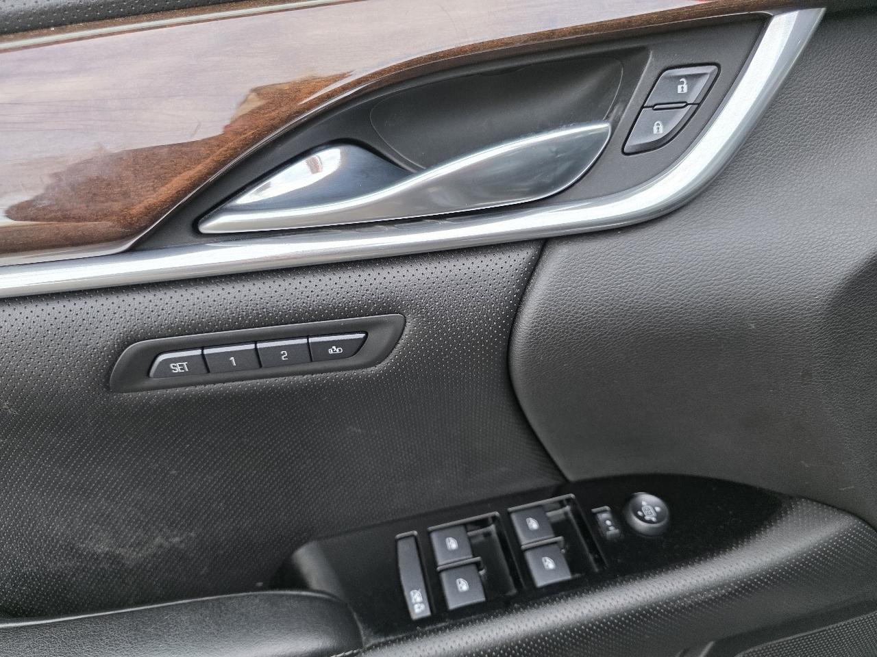 Cadillac XTS Luxury 2013