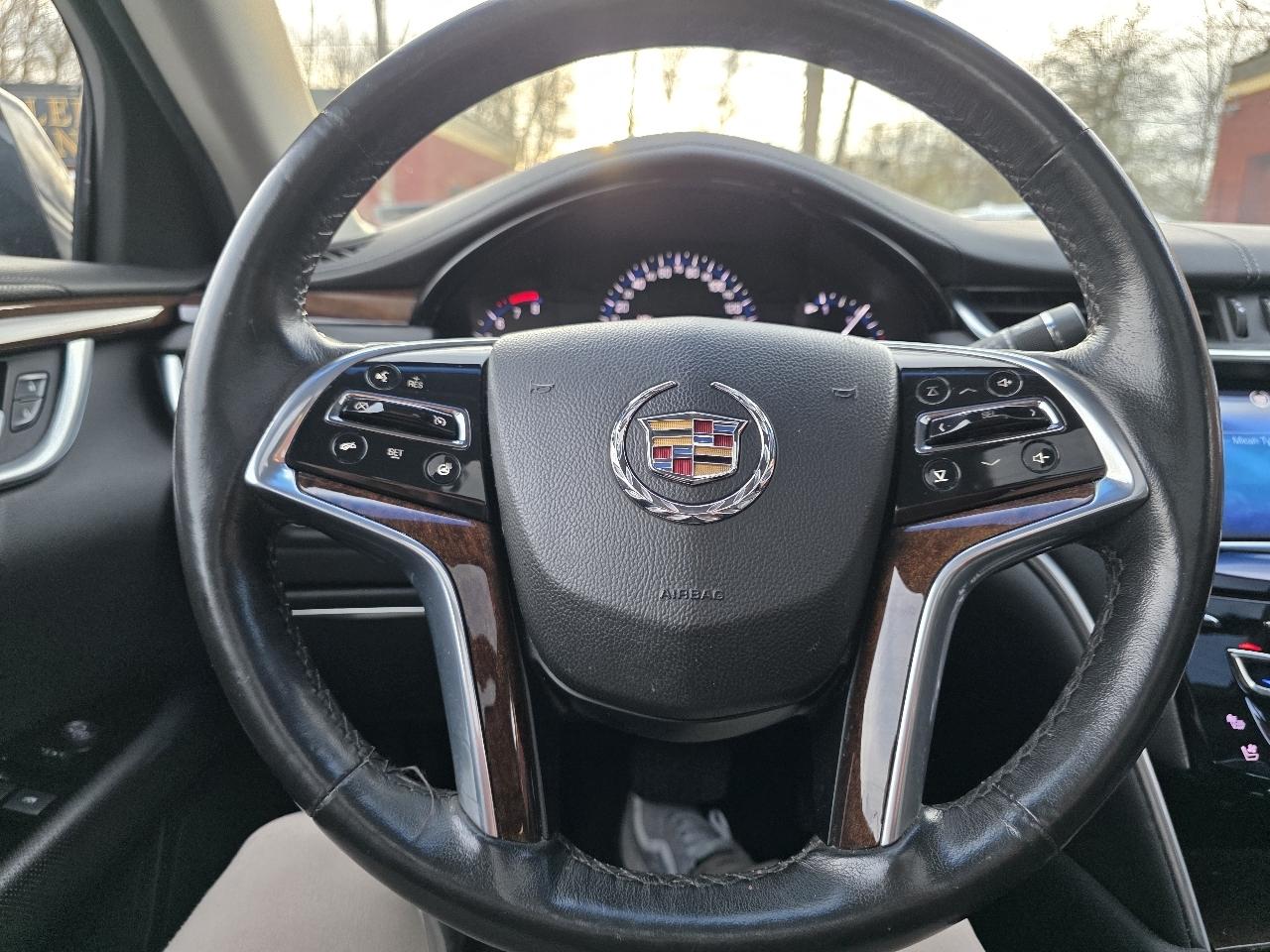 Cadillac XTS Luxury 2013