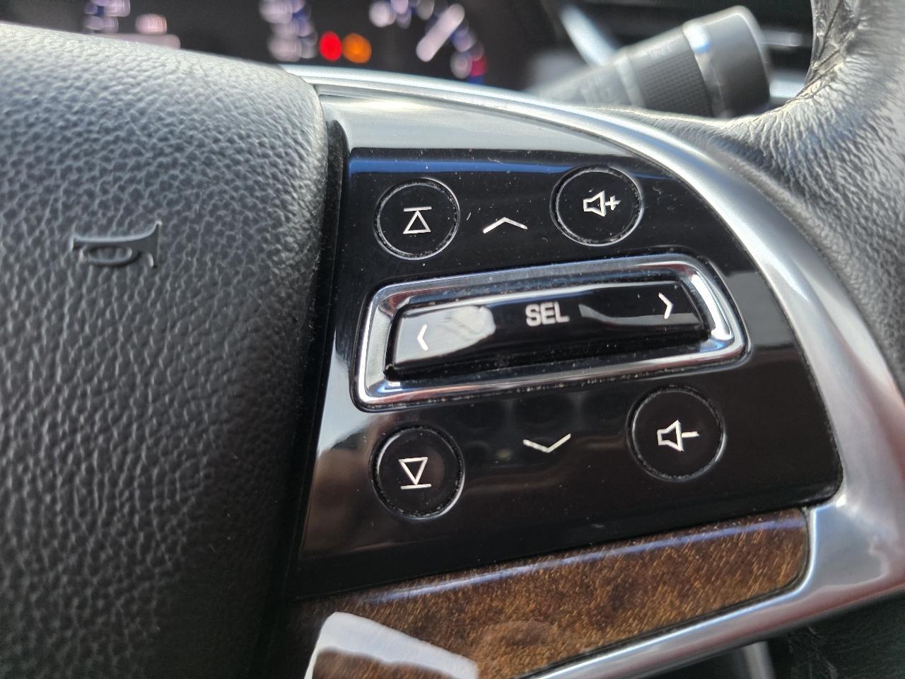 Cadillac XTS Luxury 2013