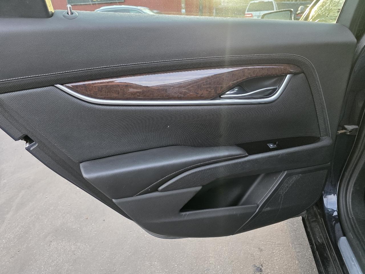 Cadillac XTS Luxury 2013