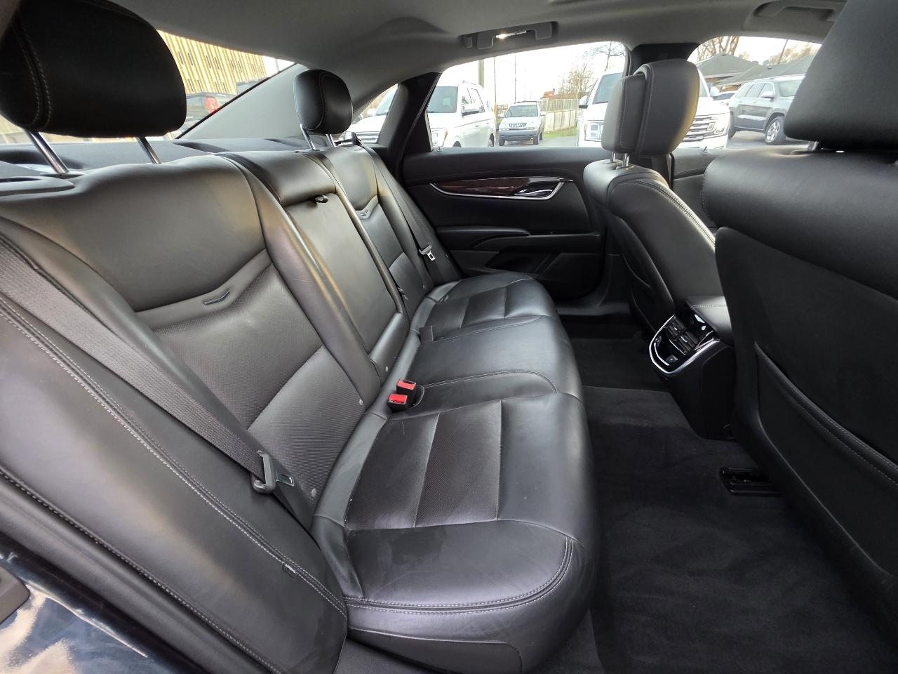 Cadillac XTS Luxury 2013