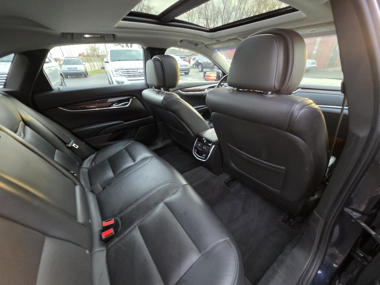 Cadillac XTS Luxury 2013