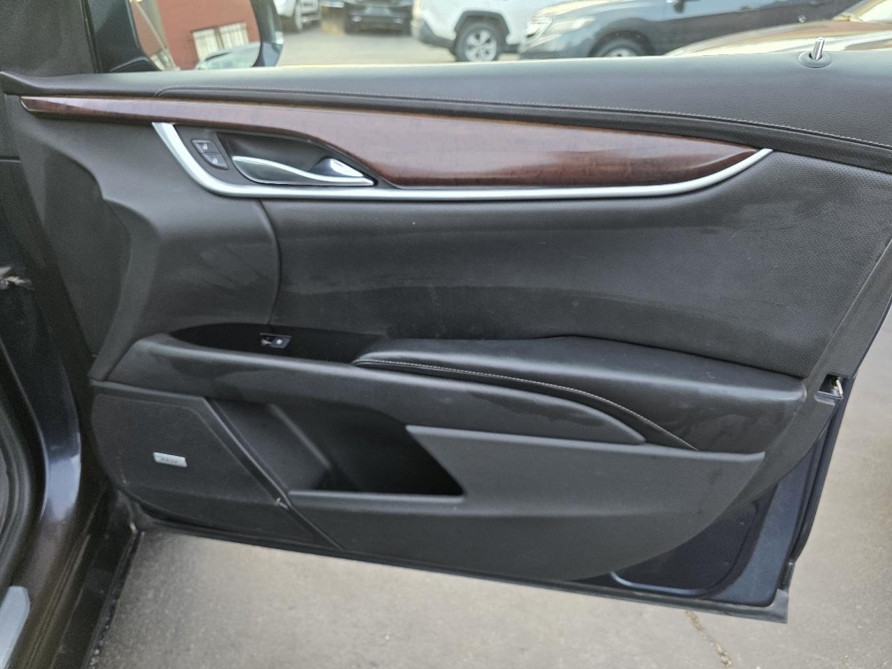 Cadillac XTS Luxury 2013