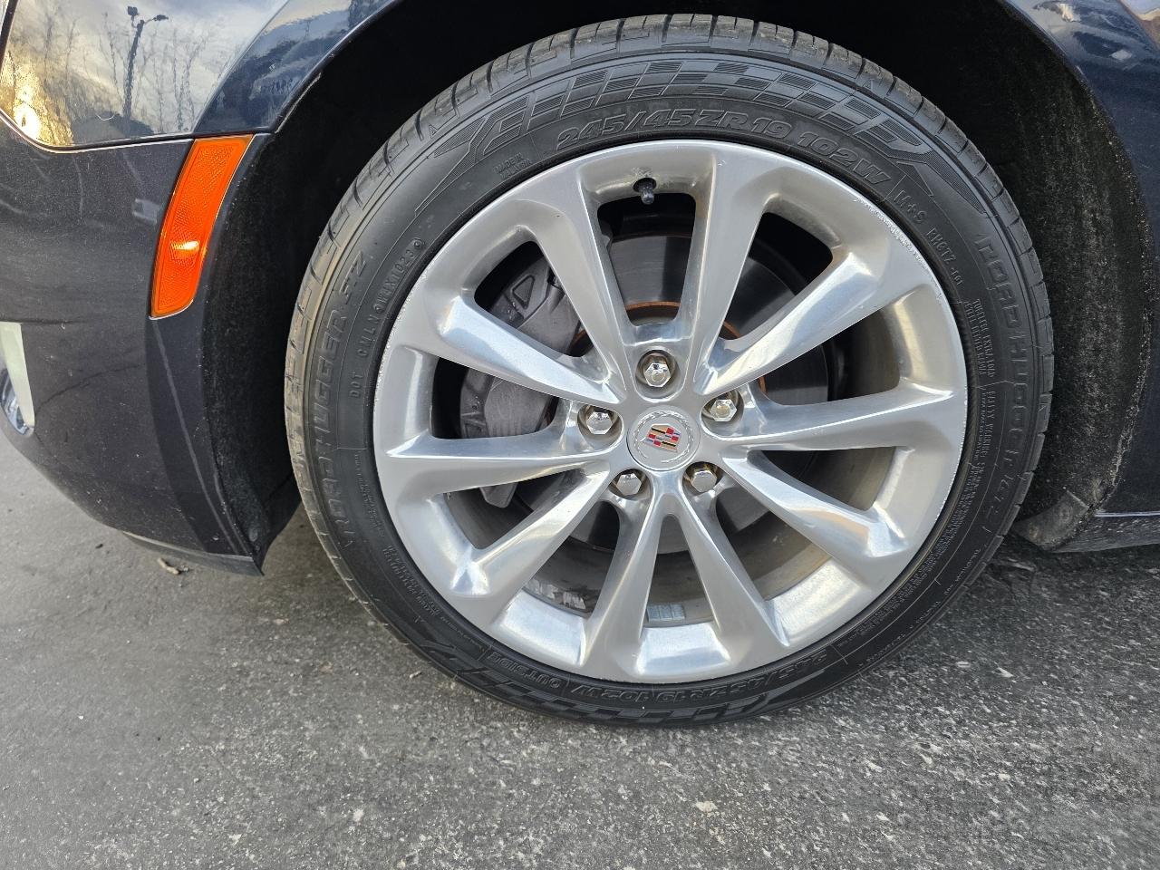 Cadillac XTS Luxury 2013