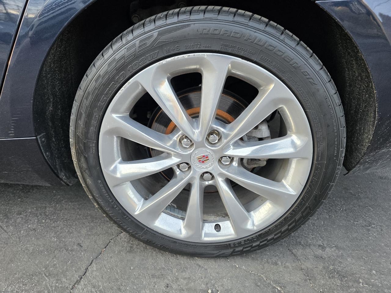 Cadillac XTS Luxury 2013