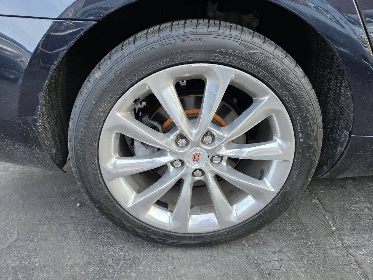 Cadillac XTS Luxury 2013