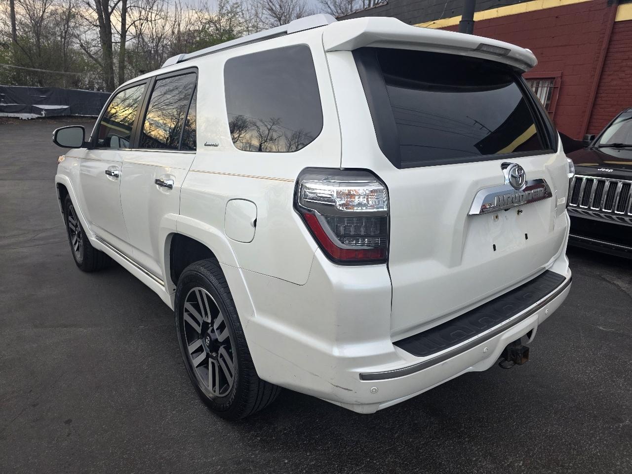 Toyota 4Runner SR5 4WD 2014
