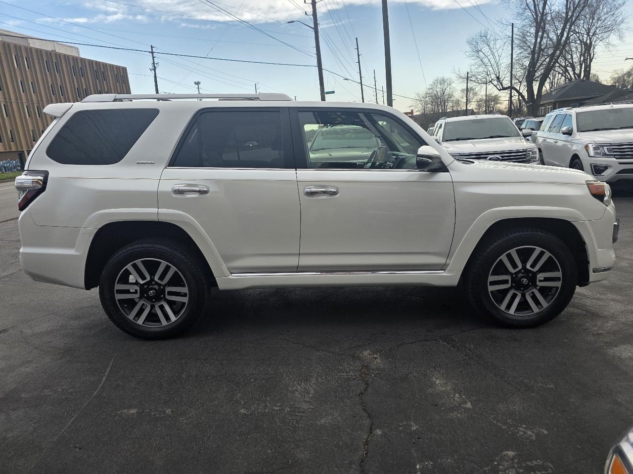 Toyota 4Runner SR5 4WD 2014