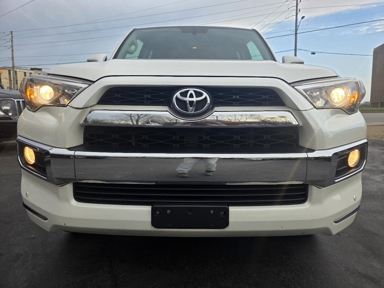 Toyota 4Runner SR5 4WD 2014