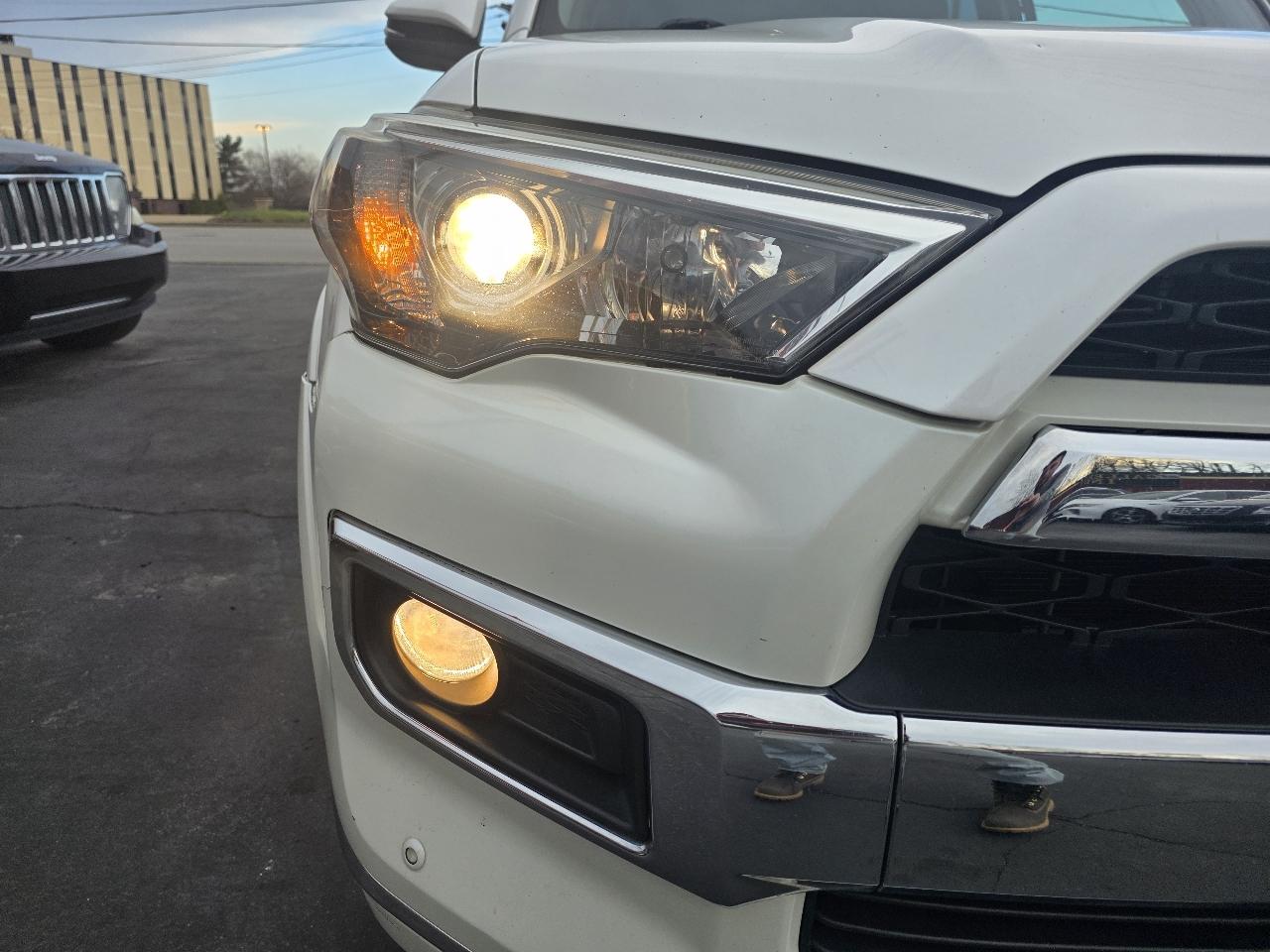 Toyota 4Runner SR5 4WD 2014