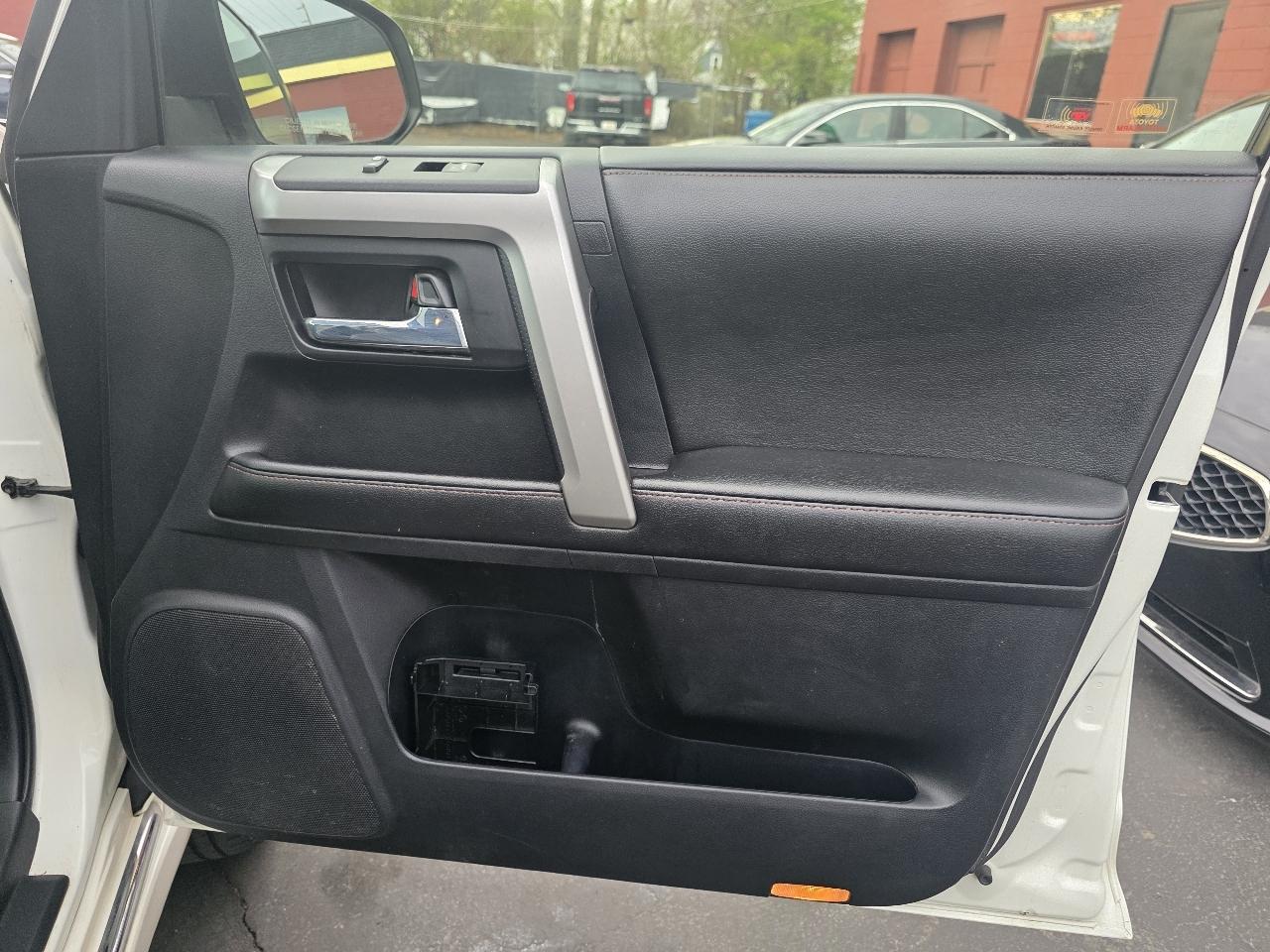 Toyota 4Runner SR5 4WD 2014