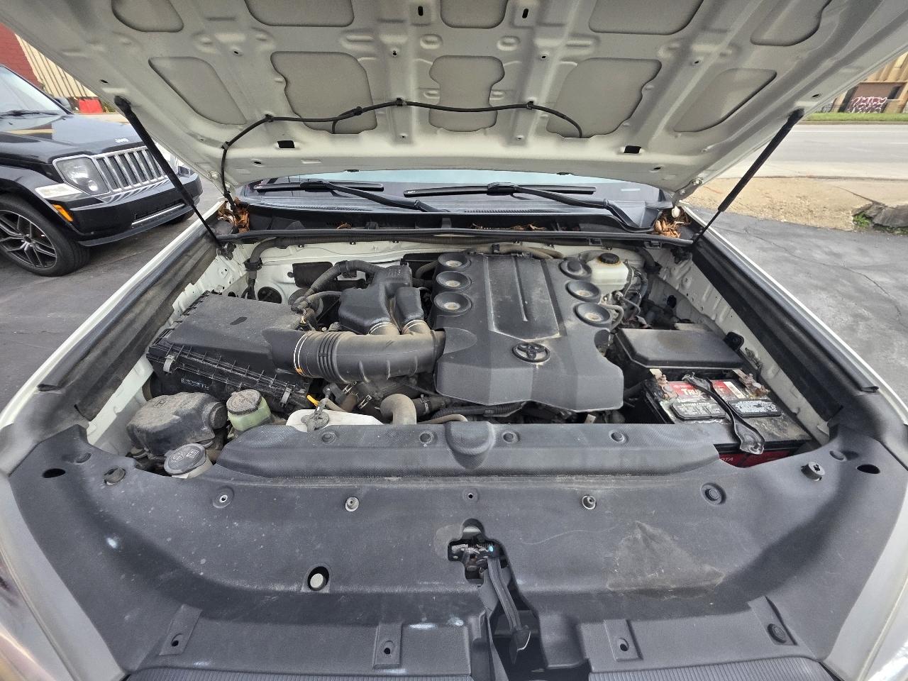 Toyota 4Runner SR5 4WD 2014