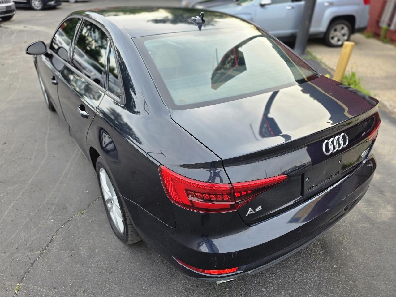 Audi A4 2.0T Premium quattro Sedan 2017