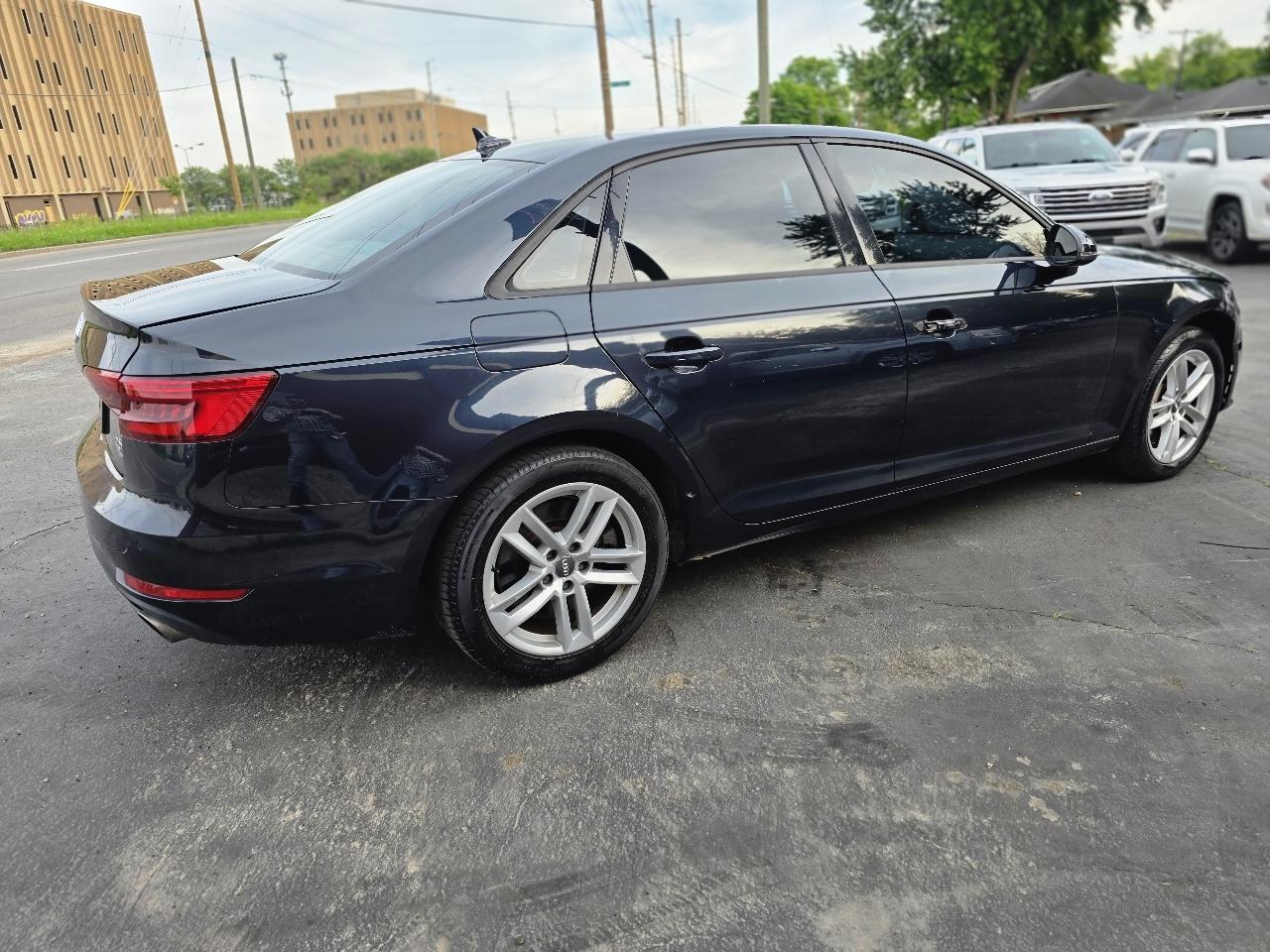 Audi A4 2.0T Premium quattro Sedan 2017