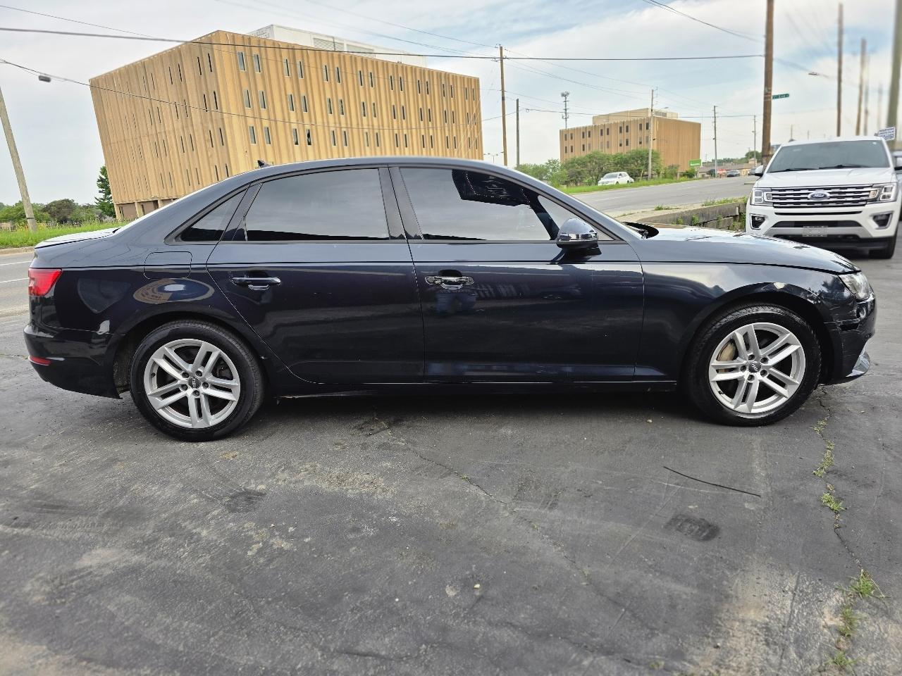 Audi A4 2.0T Premium quattro Sedan 2017