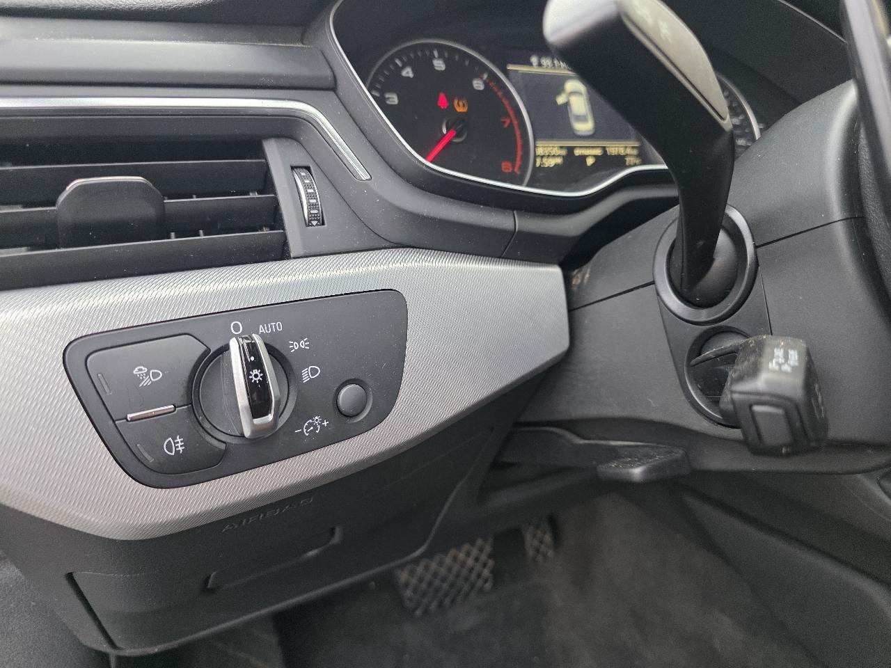 Audi A4 2.0T Premium quattro Sedan 2017