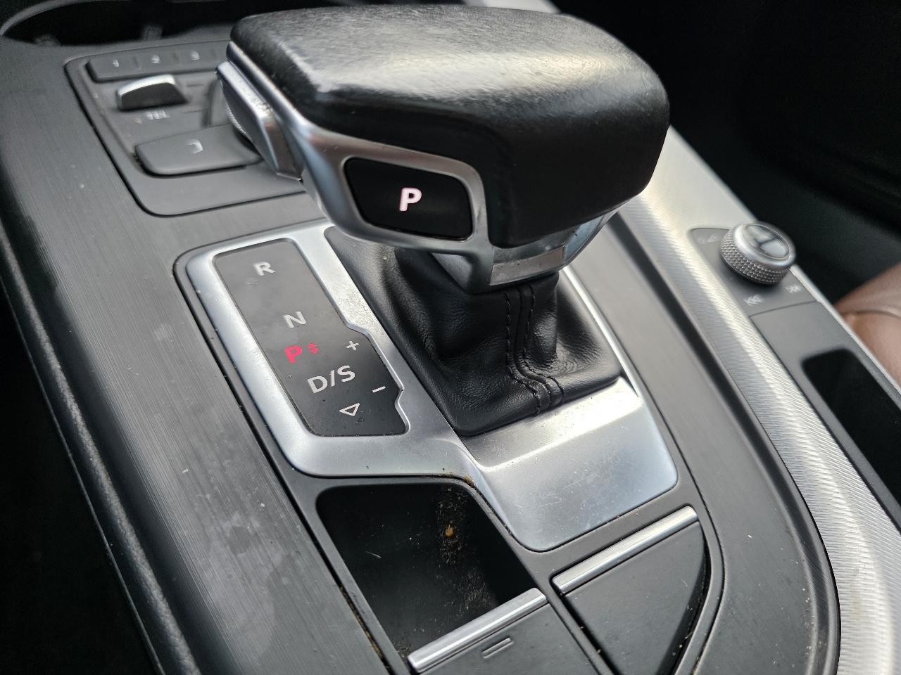 Audi A4 2.0T Premium quattro Sedan 2017