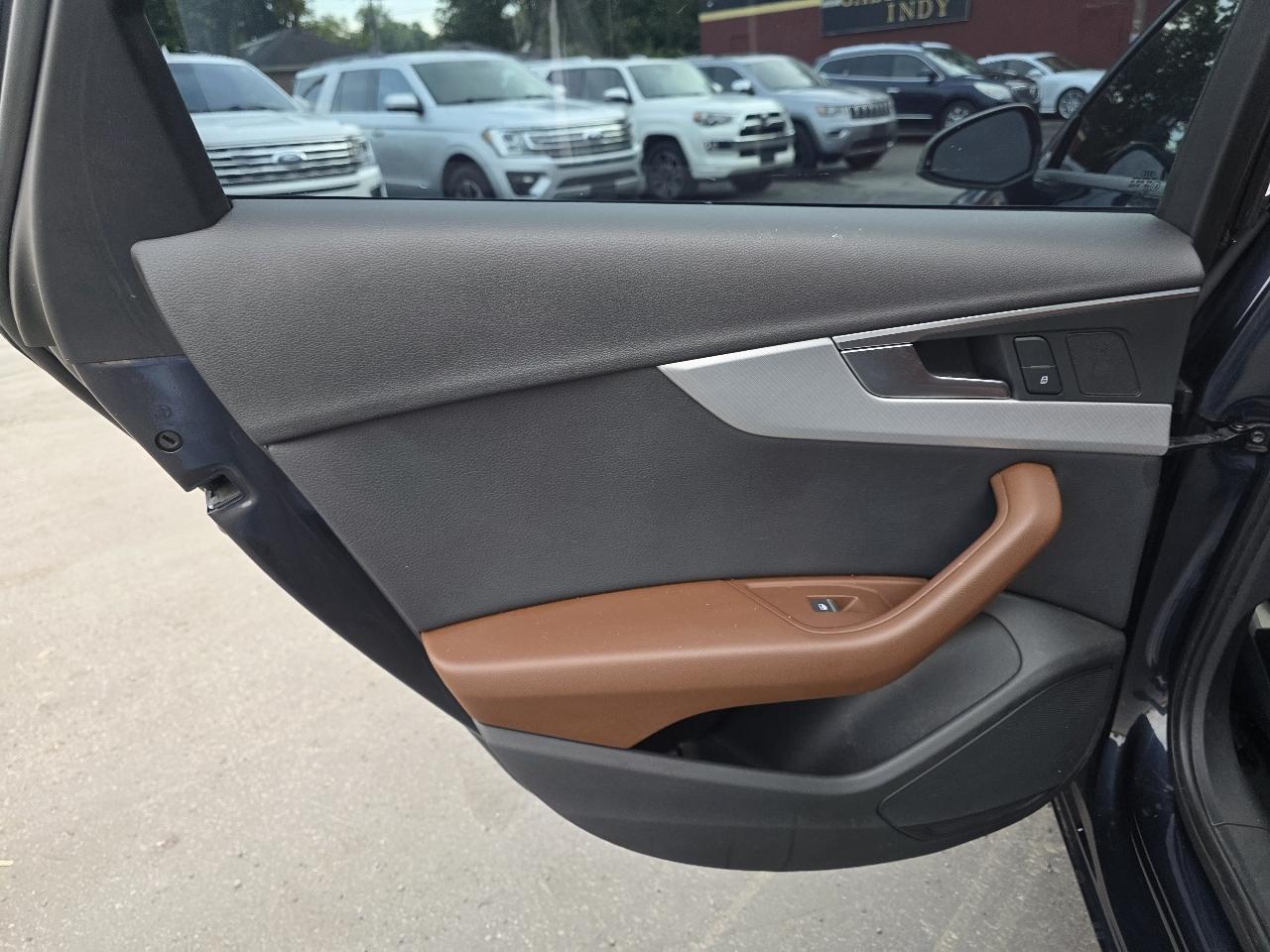 Audi A4 2.0T Premium quattro Sedan 2017