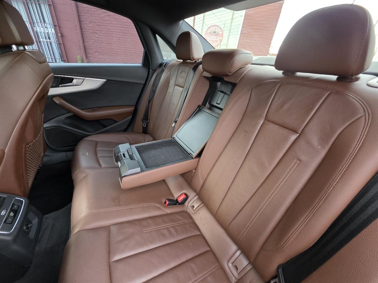 Audi A4 2.0T Premium quattro Sedan 2017