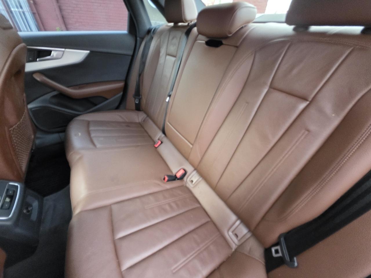 Audi A4 2.0T Premium quattro Sedan 2017