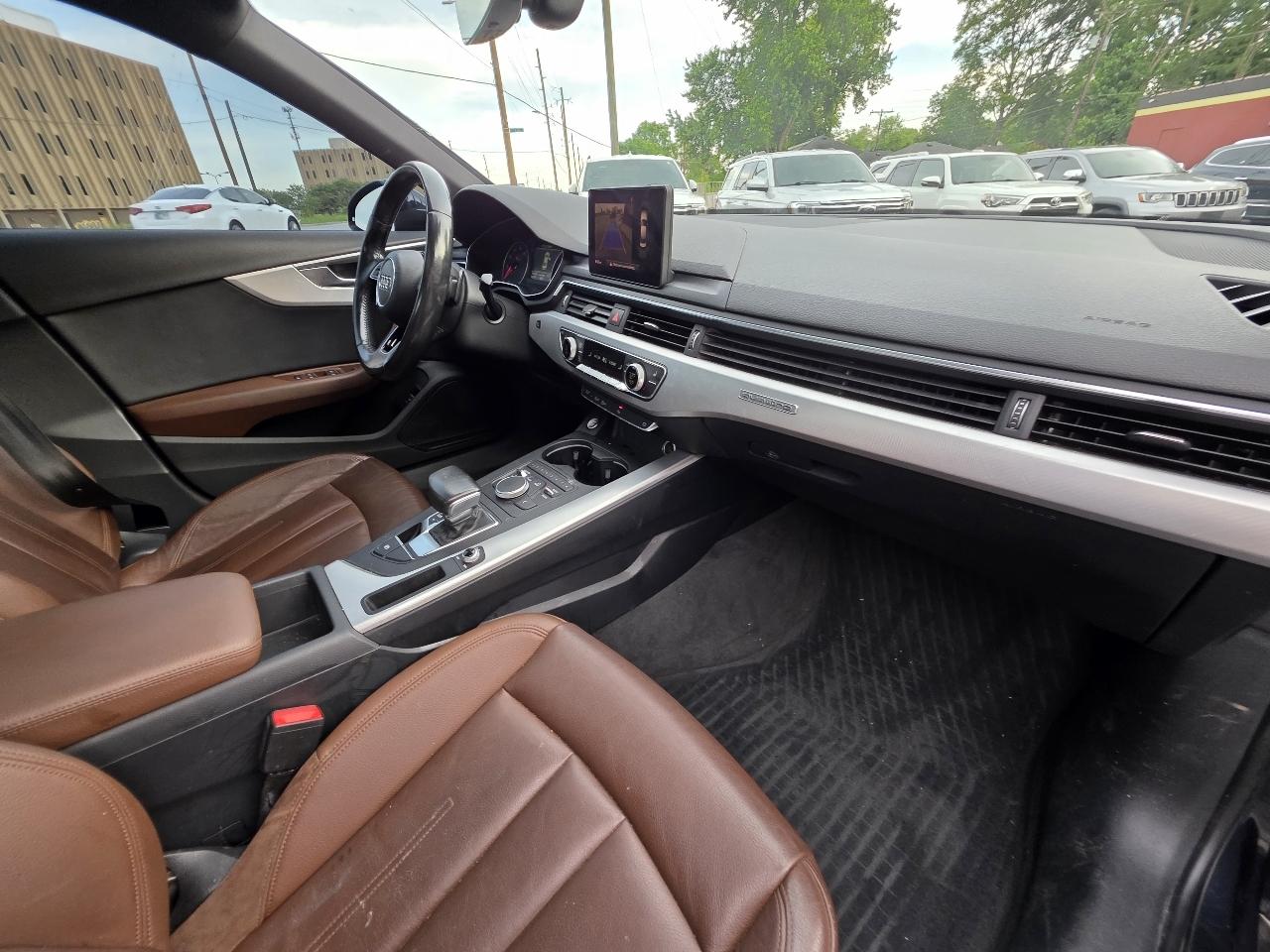 Audi A4 2.0T Premium quattro Sedan 2017