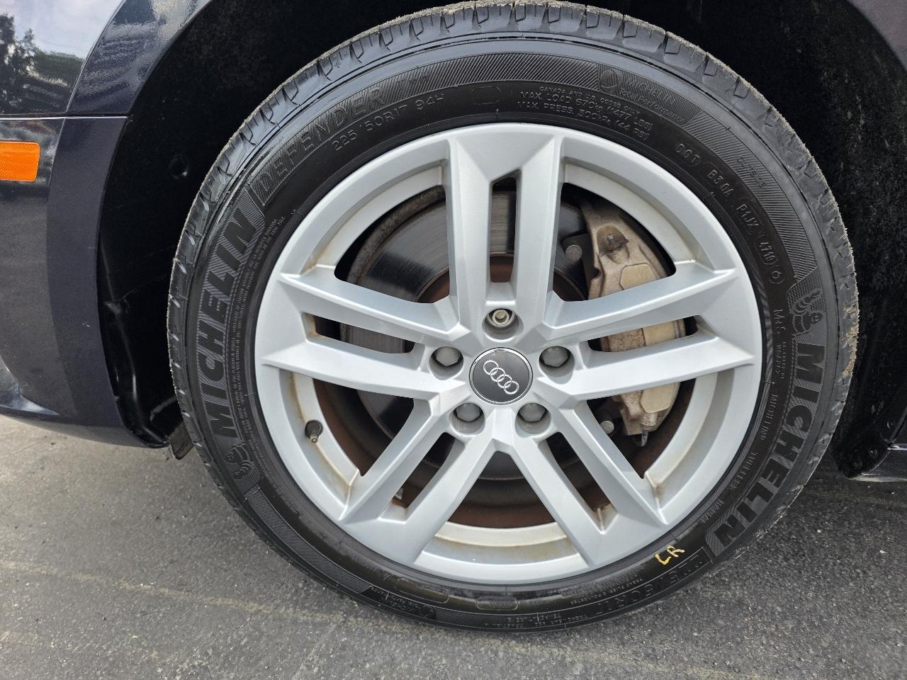 Audi A4 2.0T Premium quattro Sedan 2017