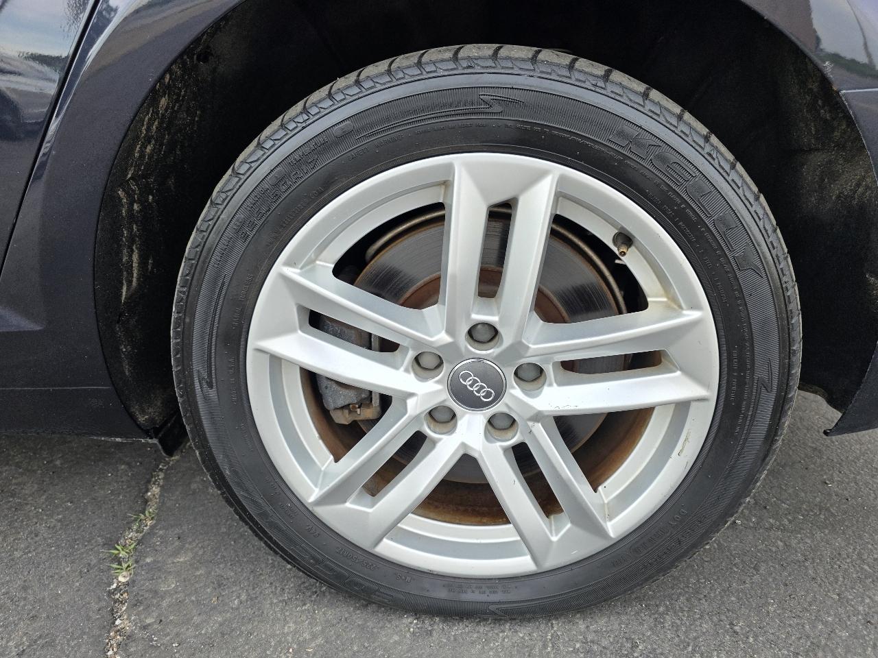 Audi A4 2.0T Premium quattro Sedan 2017