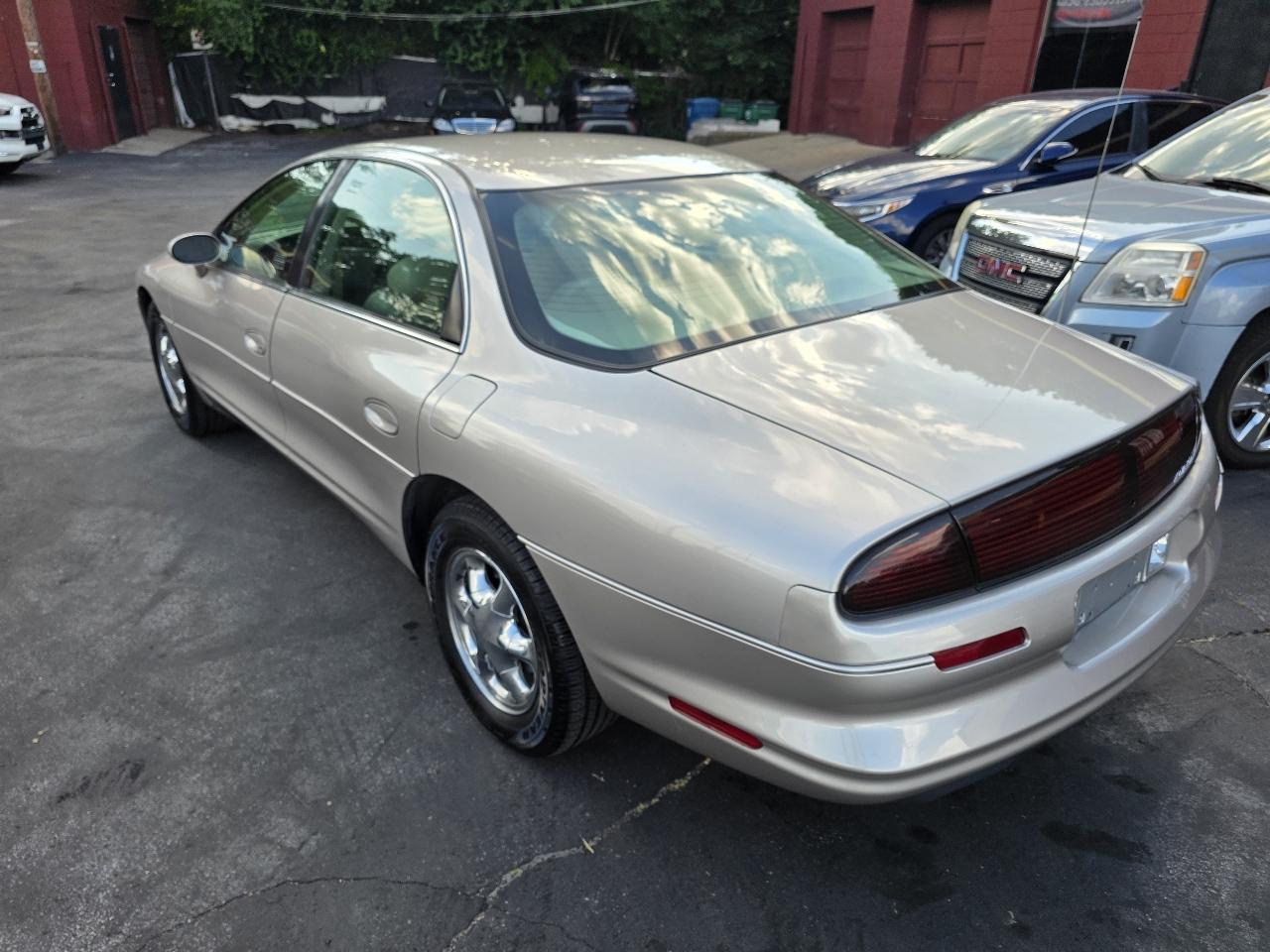 Oldsmobile Aurora Base 1997