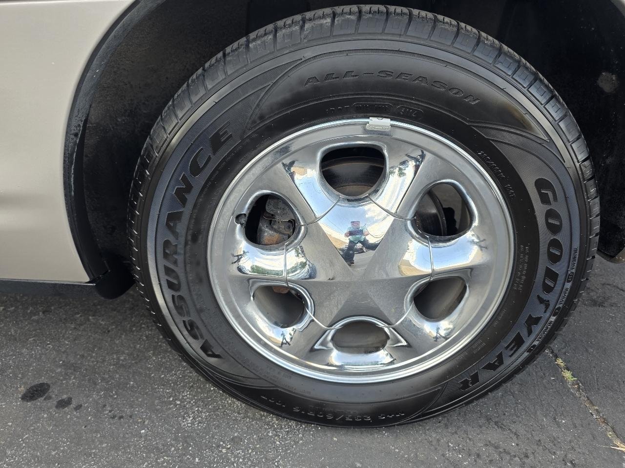 Oldsmobile Aurora Base 1997