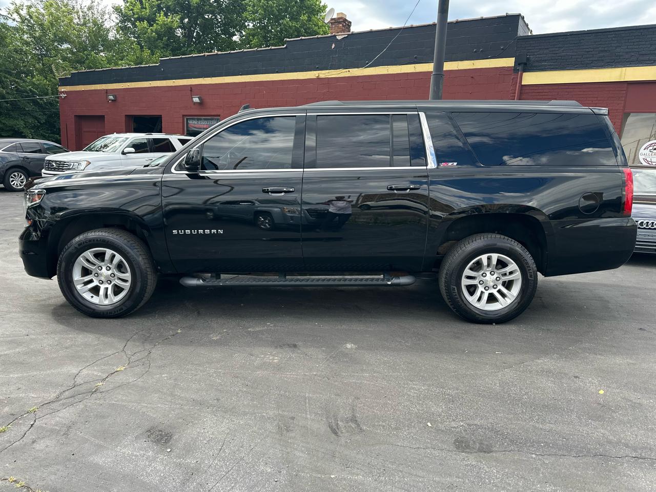 Chevrolet Suburban LT 4WD 2018