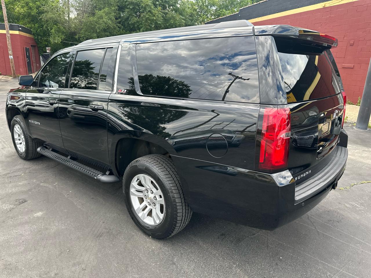 Chevrolet Suburban LT 4WD 2018